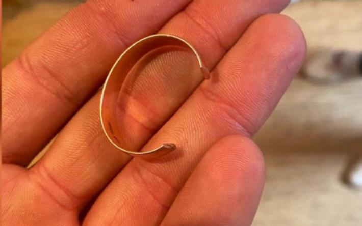 Золотое кольцо украл житель Удмуртии у выпившего посетителя кафе