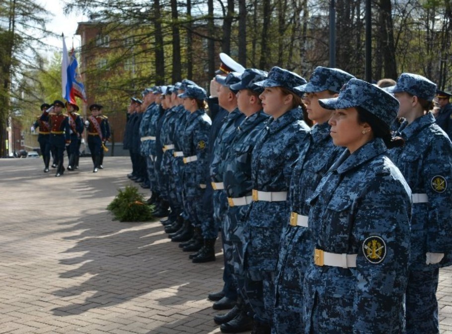 В преддверии 9 мая 17 новобранцев УФСИН России по Удмуртии приняли присягу