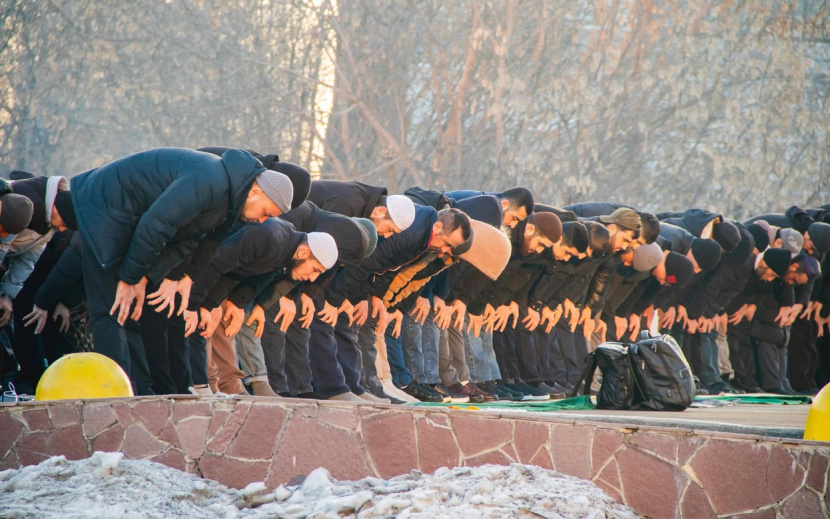 Мусульмане Ижевска празднуют Ураза-байрам. Фото: Данил Иванов