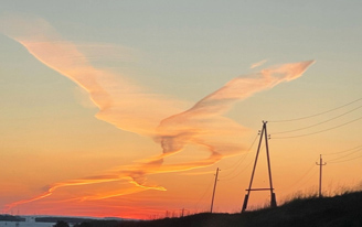Фотофакт: похожее на жар-птицу облако заметили в небе над Удмуртией