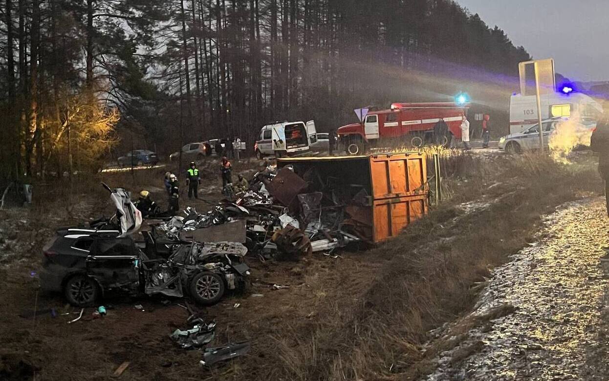 Три автомобиля улетели в кювет в Завьяловском районе 5 декабря