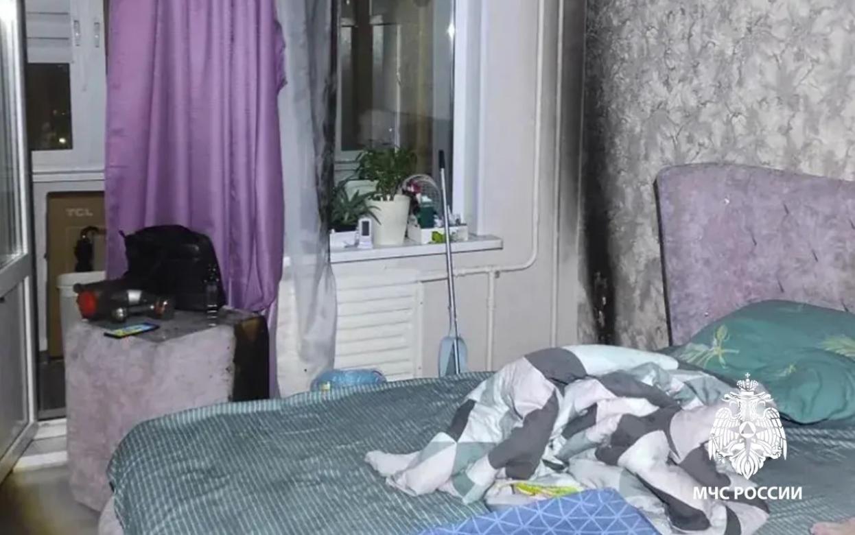 Квартира чуть не сгорела в Ижевске из-за вспыхнувшей зарядки
