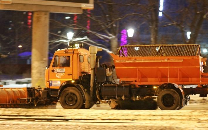 Власти Ижевска заявили о выводе «всей имеющейся техники» для уборки снега
