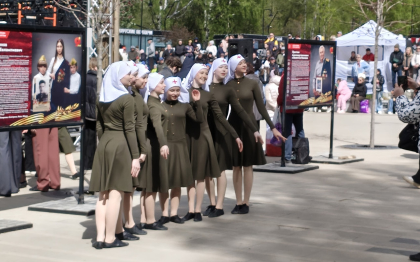 Ижевчане праздную День Победы на Центральной площади