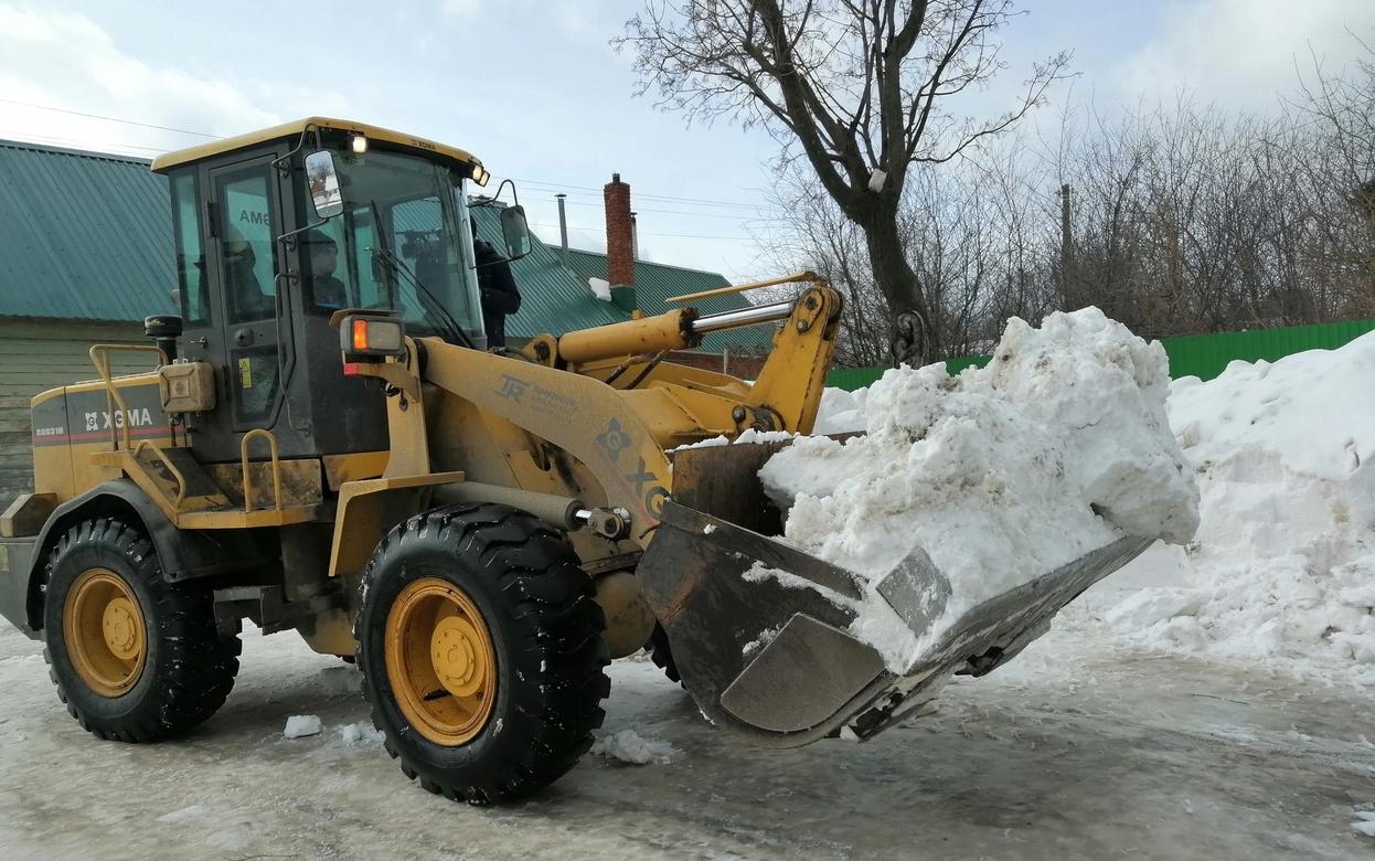Водителей Ижевска попросили не оставлять машины в местах уборки снега