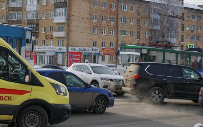Фотофакт: трамваи встали на перекрестке Пушкинской и Кирова в Ижевске