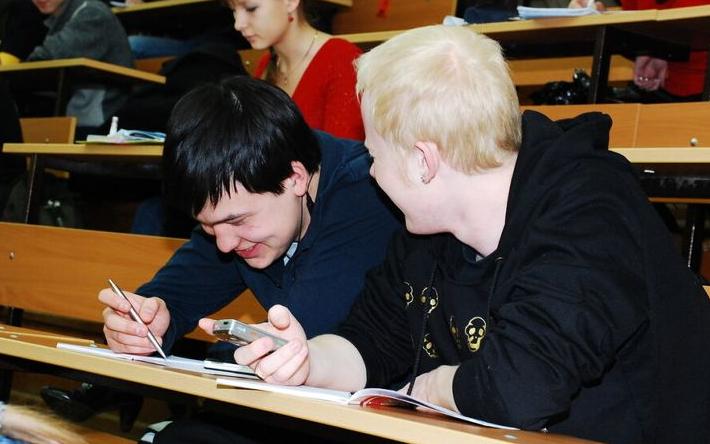 Почти 100% жителей России хотели бы вернуться в студенчество