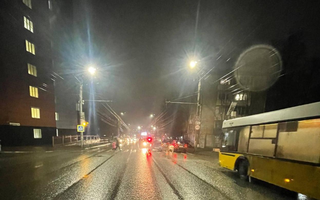 Водитель Mitsubishi сбил девушку на ул. 30 лет Победы в Ижевске