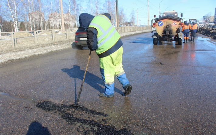 Аварийный ремонт дорог начался в Ижевске