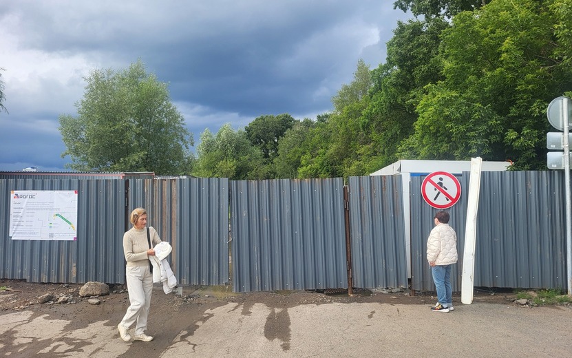 Фотофакт: проход по набережной пруда закрыли в Ижевске