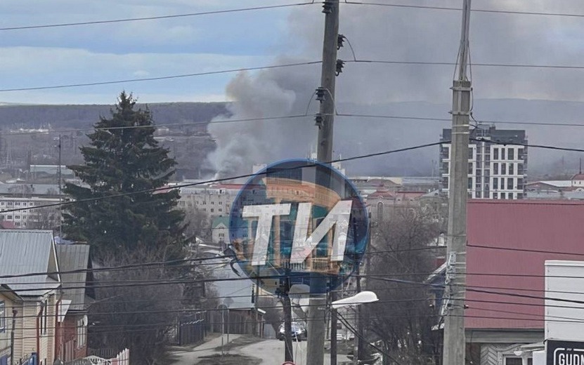 Производственное здание загорелось на ул. Пойма в Ижевске