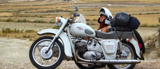 Пара из Ижевска проехала почти 14 тысяч километров из-за ошибки в биографии создателя мотоцикла «Иж» Петра Можарова