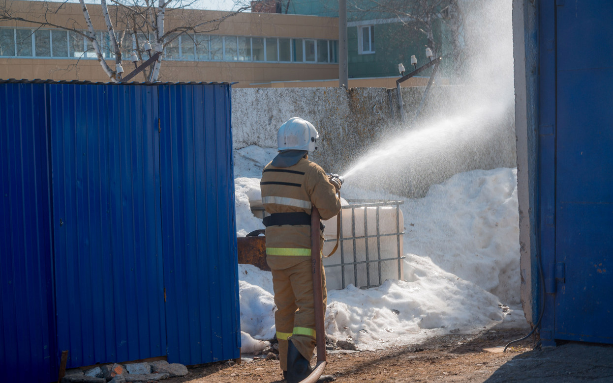 Баня сгорела на улице Цветной в Ижевске