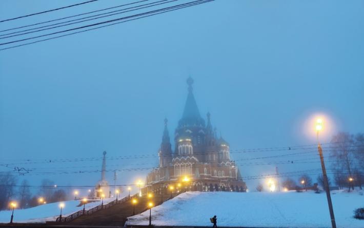 5 атмосферных фото Ижевска в вечернем тумане