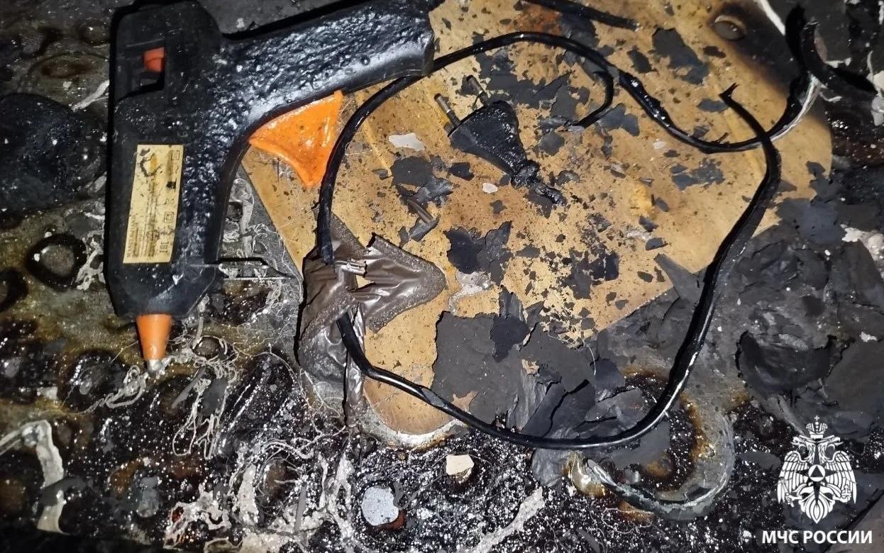 Квартира загорелась в Удмуртии из-за клеевого пистолета