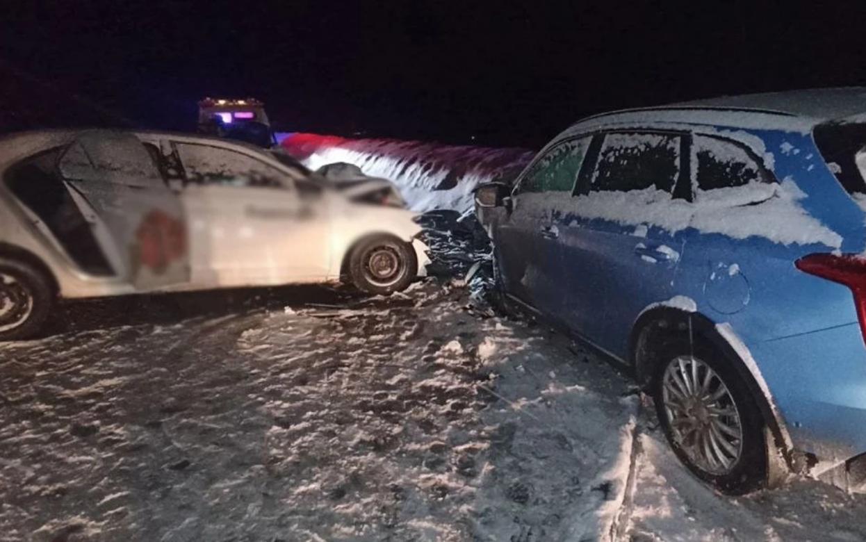 Женщина погибла в ДТП под Ижевском, три человека травмированы