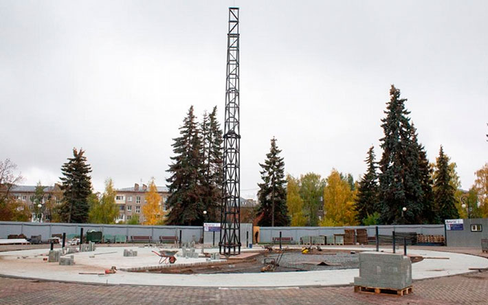 До конца октября в Ижевске завершат строительство стелы «Город трудовой доблести»