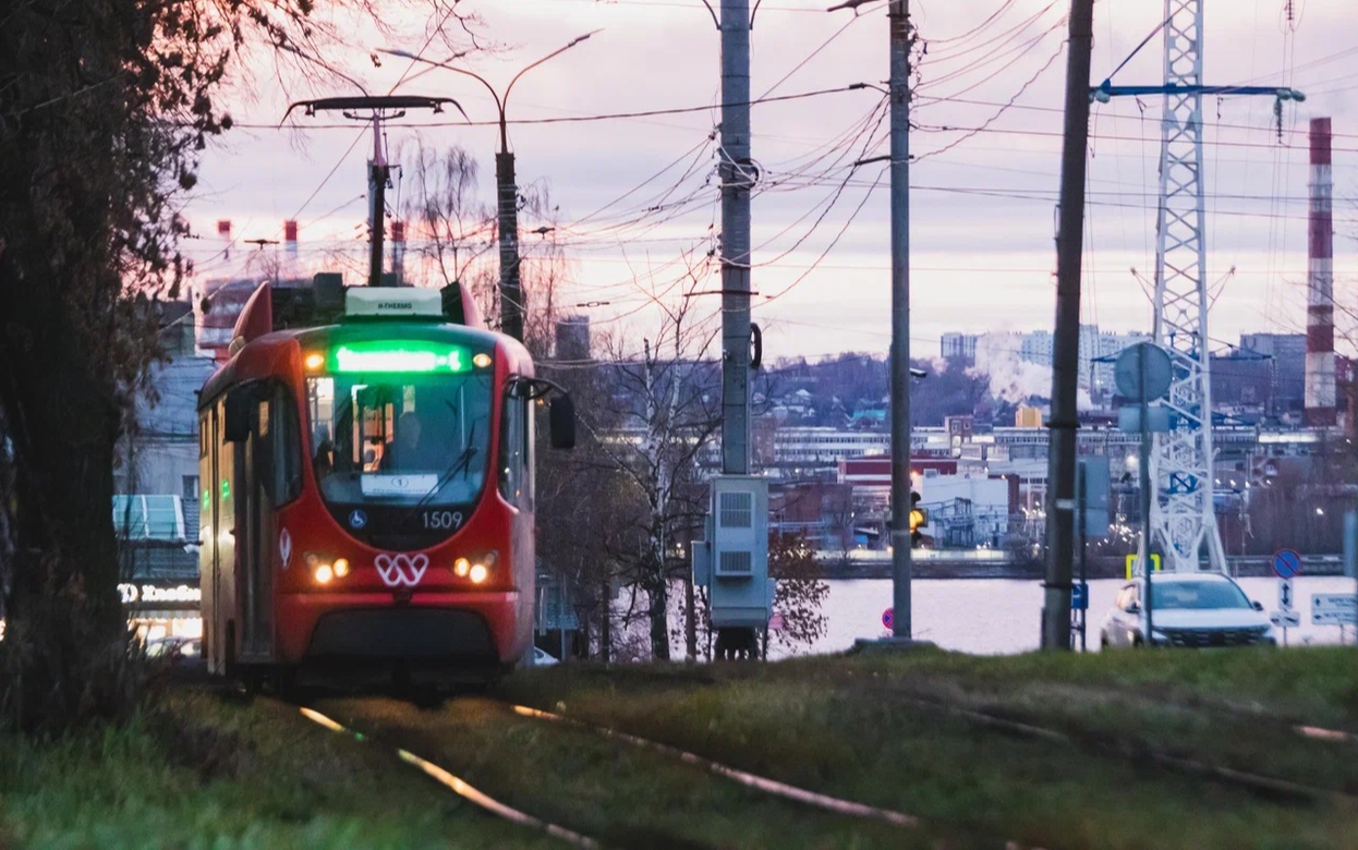 Расписной дом в Воткинске, опасное вождение на дорогах Петербурга и разрушающийся ягульский мост: что обсуждают ижевчане в социальных сетях 13 ноября