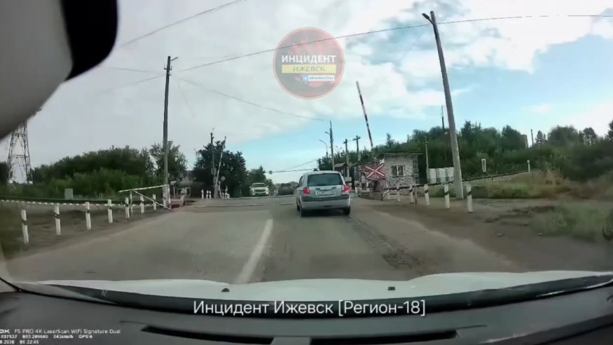 Две легковушки столкнулись на ж/д переезде в Ижевске