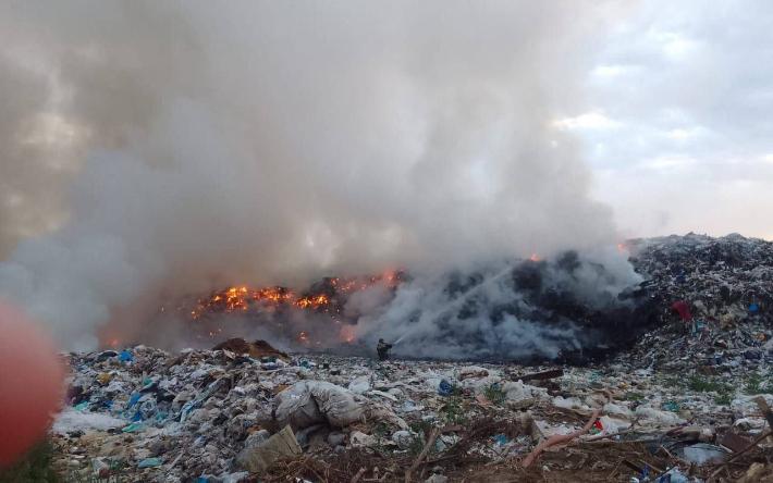 Полигон с мусором загорелся в Можгинском районе Удмуртии