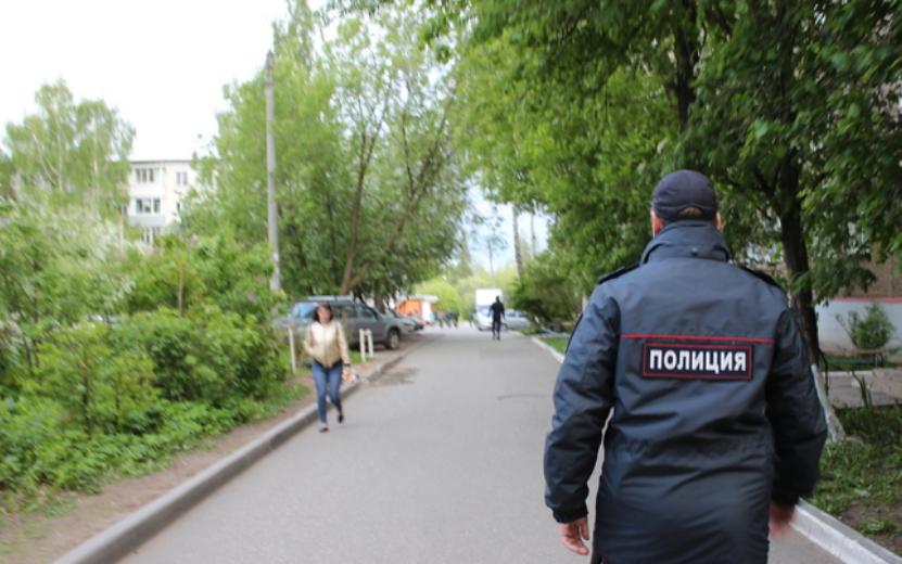 Жительницу Воткинска осудили за нападение на полицейского