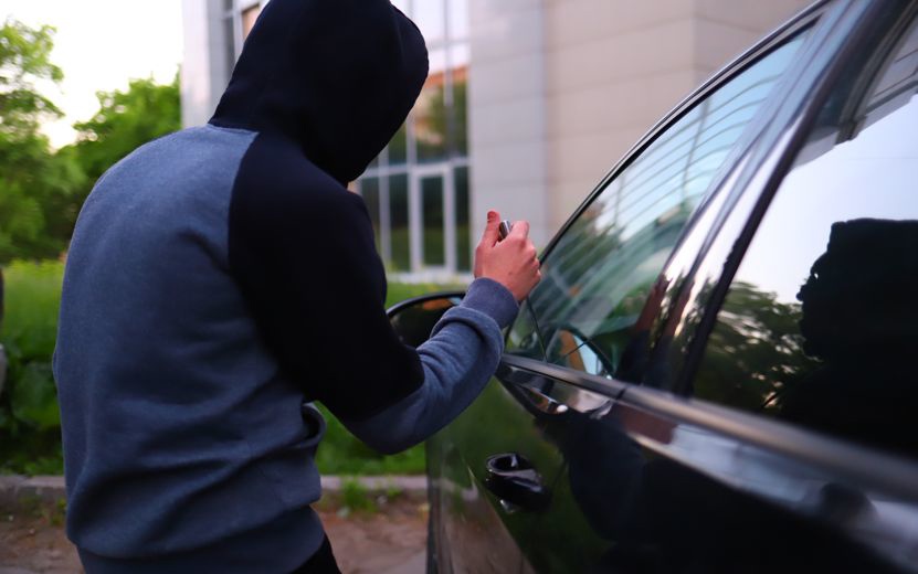 Трех подростков осудили в Удмуртии за кражу из автомобилей