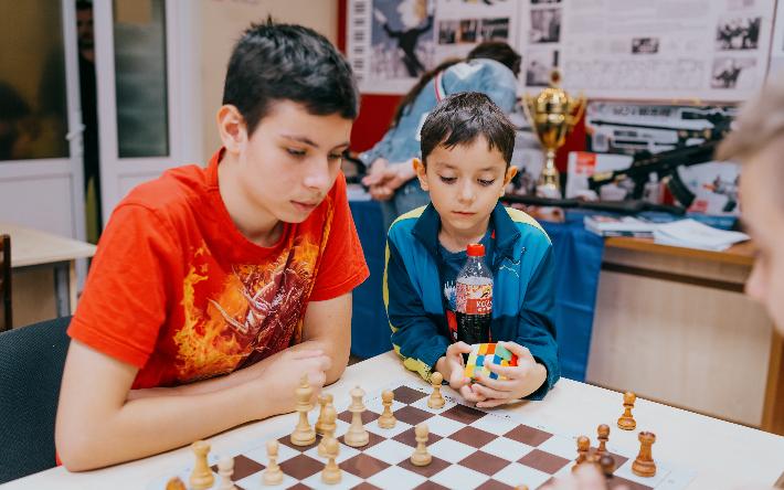 Шах, мат и в яблочко: первый турнир по шахматам и стрельбе прошел в спортивной школе Ижевска
