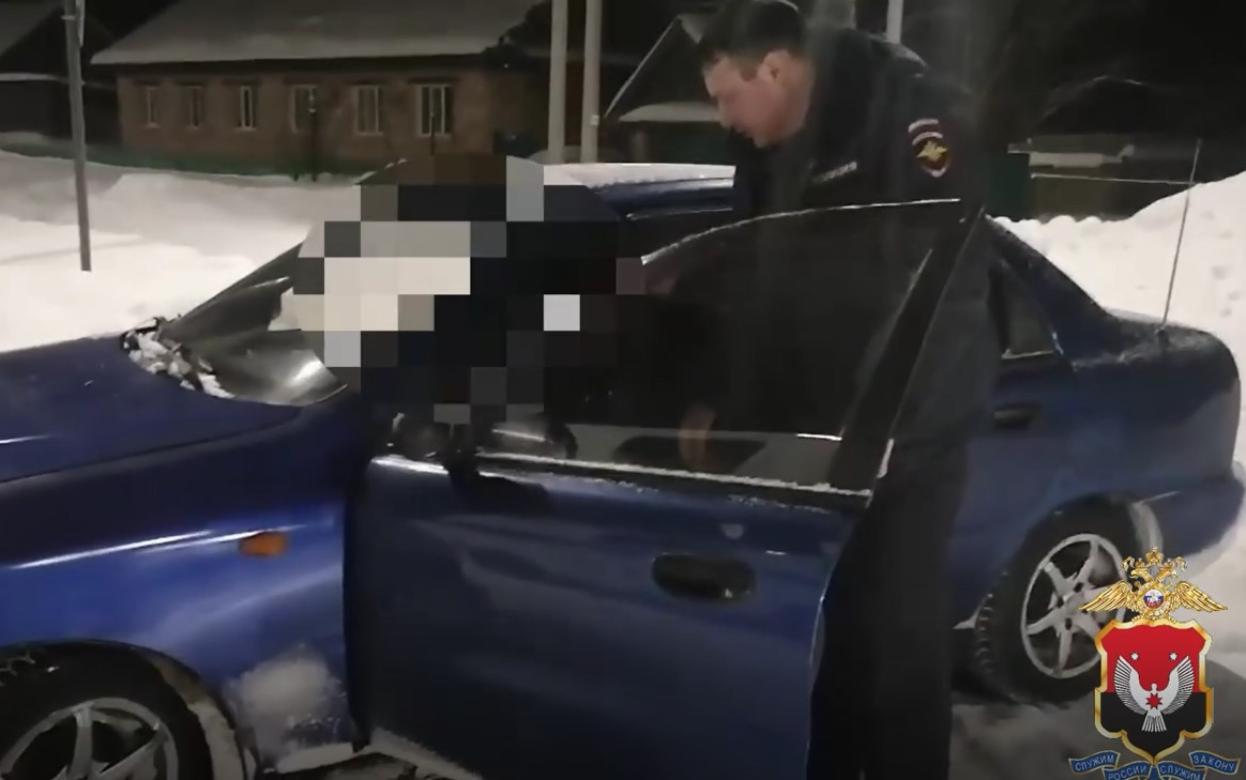 Пьяный подросток избил женщину и угнал машину в Удмуртии