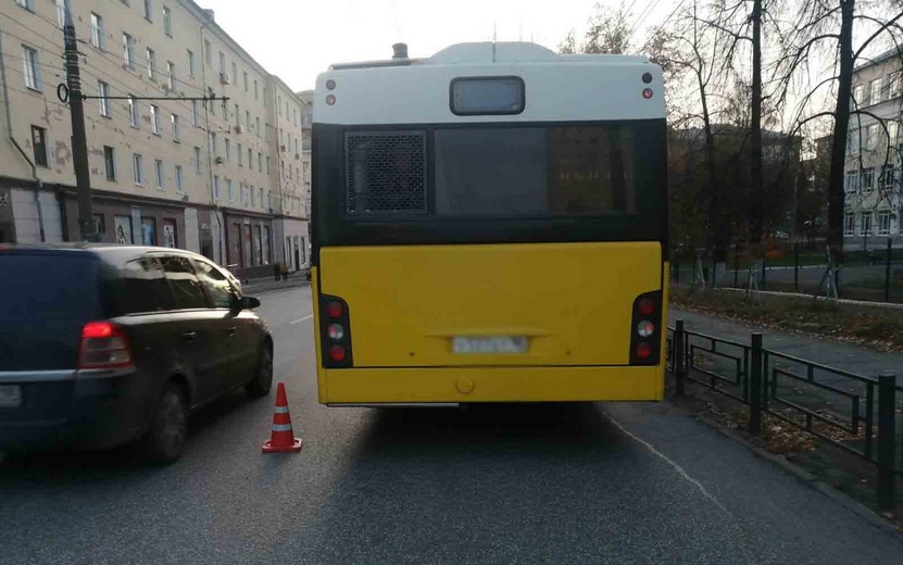 Водитель автобуса сбил 9-летнего мальчика напротив школы в Ижевске