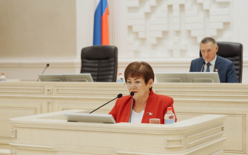 Любовь Зайцева, председатель постоянной комиссии по здравоохранению, демографической и семейной политике. Фото: Маша Бакланова