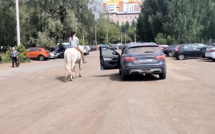 Общественники призвали отремонтировать дорогу около онкодиспансера в Ижевске