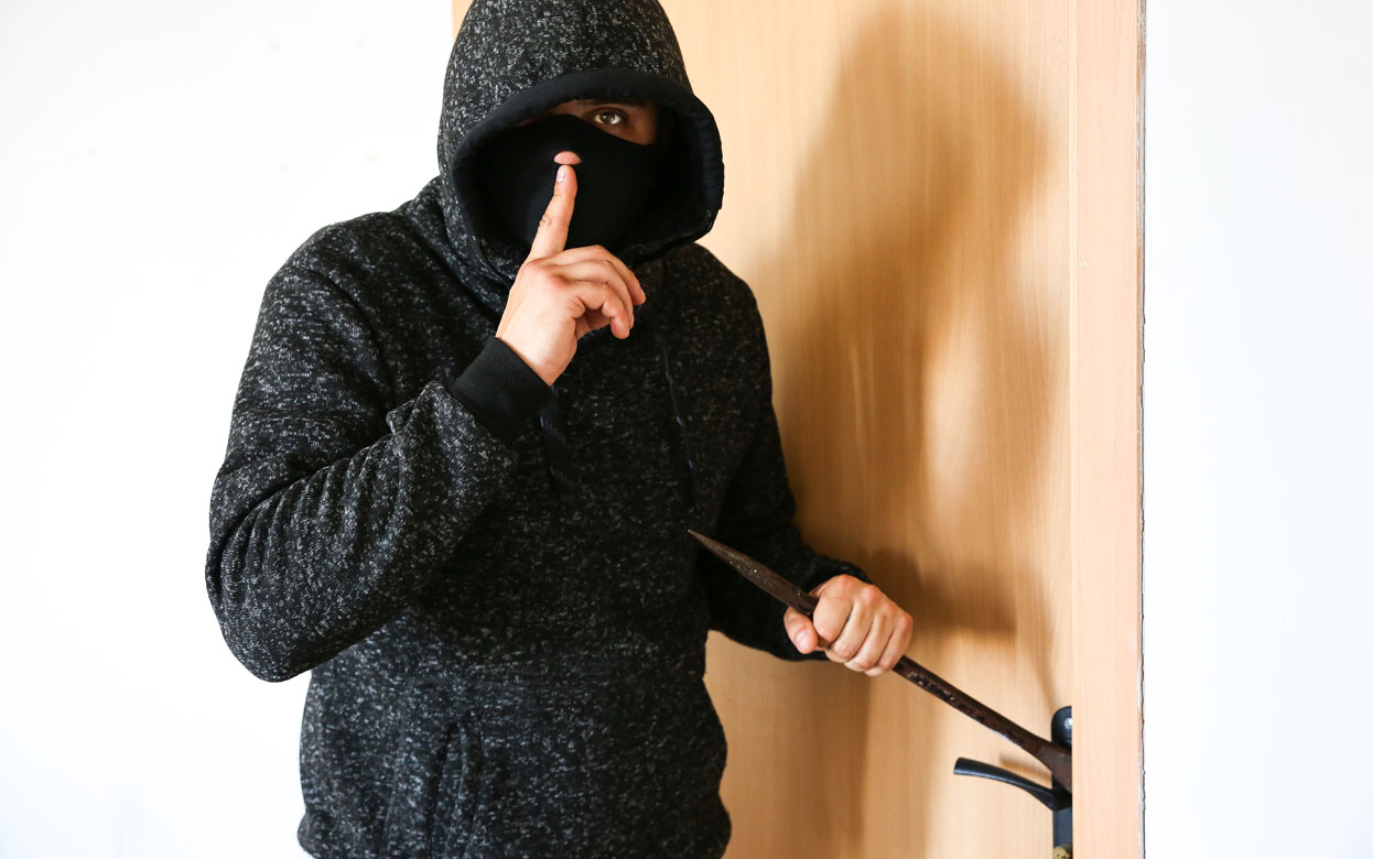 Замок, который не вскрыть: как выбрать реальную защиту для квартиры и не выбросить деньги на ветер