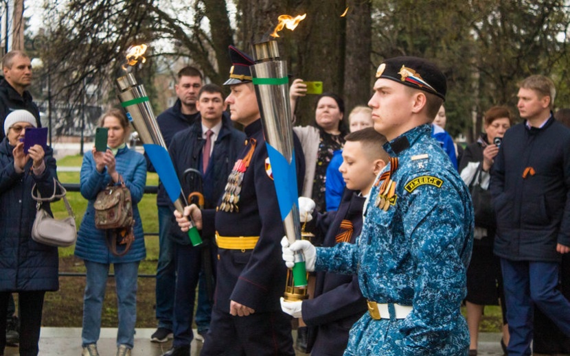 Зажжение Вечного огня в Ижевске. Фото: Данил Иванов