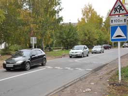 Там, где дорогу переходят дети, должны быть ограничители скорости, но в Ижевске они есть не везде