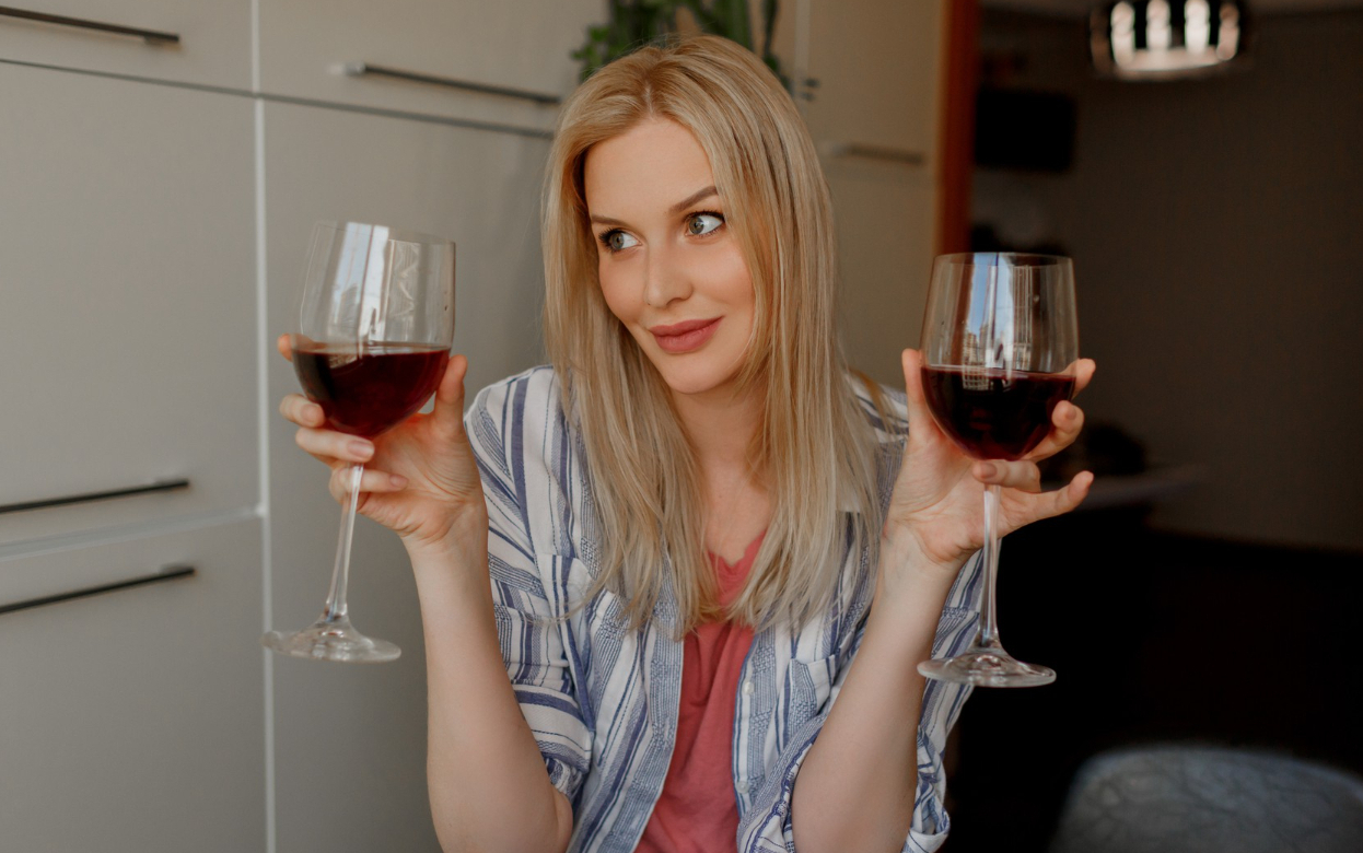 Тянешься вечером за рюмкой? Вот простые и полезные замены акоголю