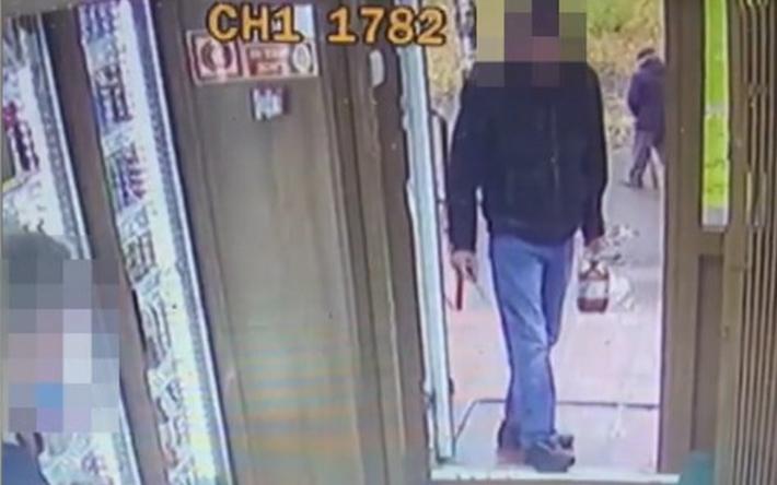 Мужчина с ножом украл бутылку пива из алкомаркета на Буммаше