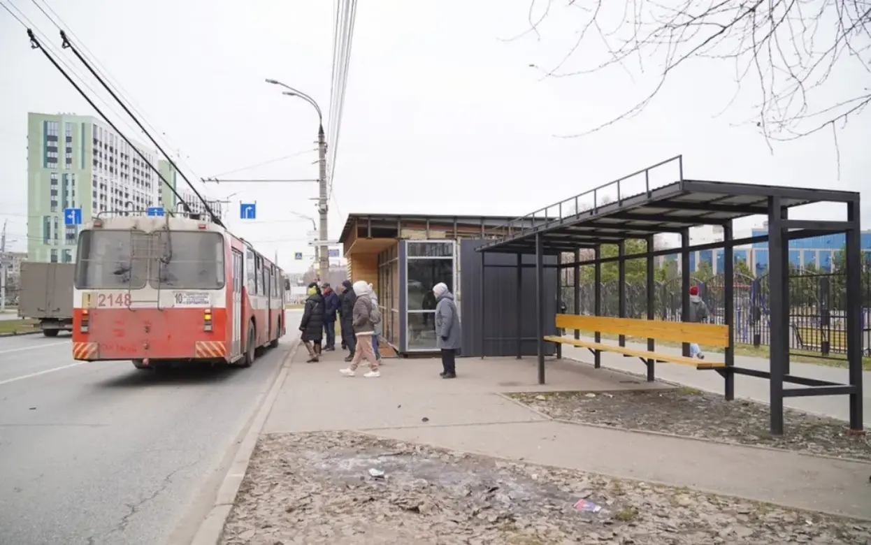Компания из Москвы установит в Ижевске 45 остановочных павильонов с рекламными конструкциями