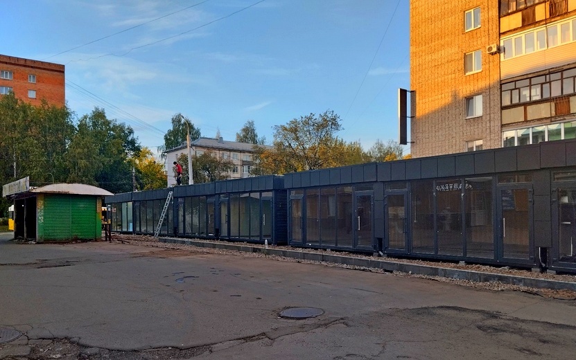 Новые торговые павильоны установили на трамвайном кольце в Ижевске