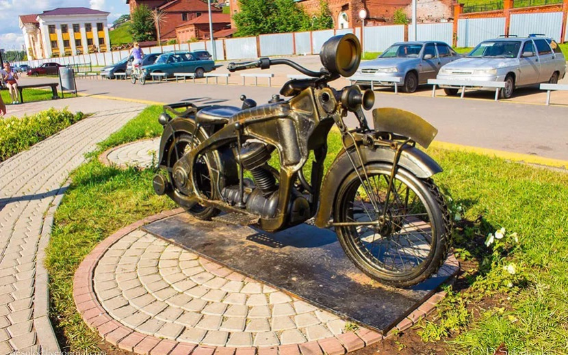 Та самая скульптура в 2014 году. Фото: Дмитрий Солодянкин