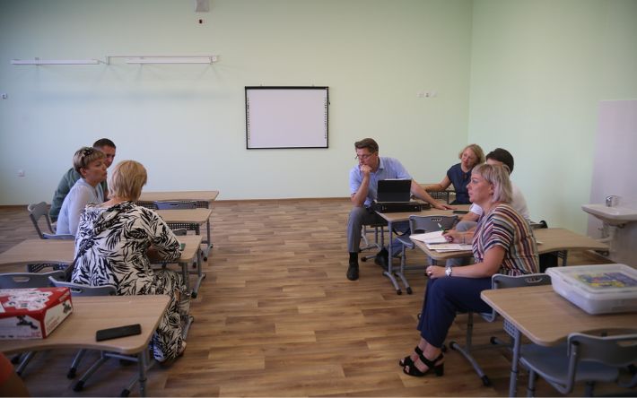 Долгожданная школа на Берша: глава Ижевска и родители учеников проверили, как идет подготовка к открытию