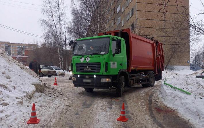 Водитель мусоровоза сбил пенсионерку на ул. Труда в Ижевске
