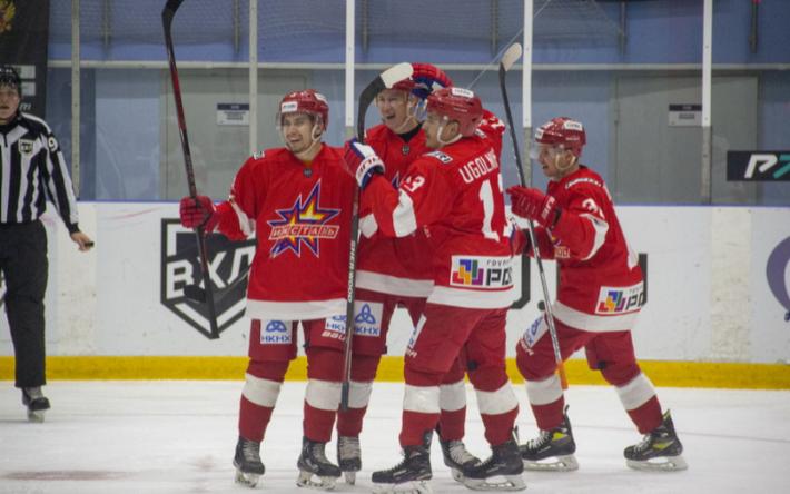 Хоккеисты «Ижстали» дома обыграли пермский «Молот»