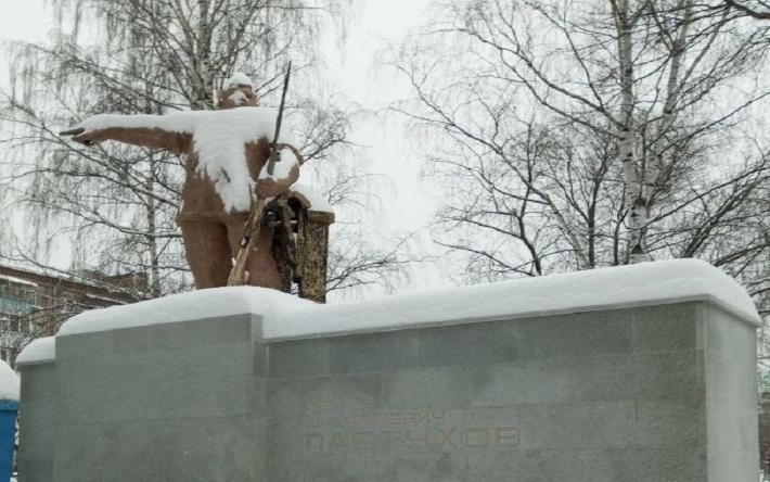 Ремонт памятника И. Д. Пастухову завершился в Ижевске
