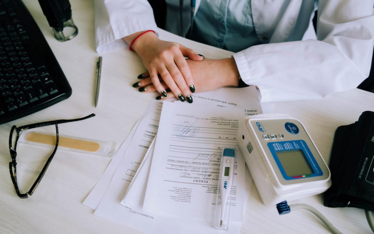 Поликлиники Удмуртии изменят режим работы на майские праздники