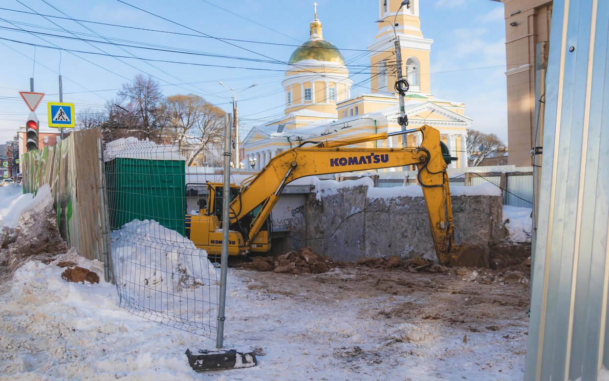 Фотофакт: два подземных перехода ремонтируют в Ижевске