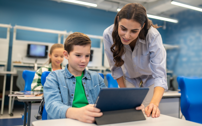 Учителя Удмуртии смогут пройти онлайн-урок по безопасности подростков в интернете