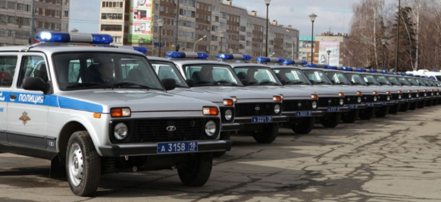 В Ижевске районные участковые получили 19 служебных автомобилей