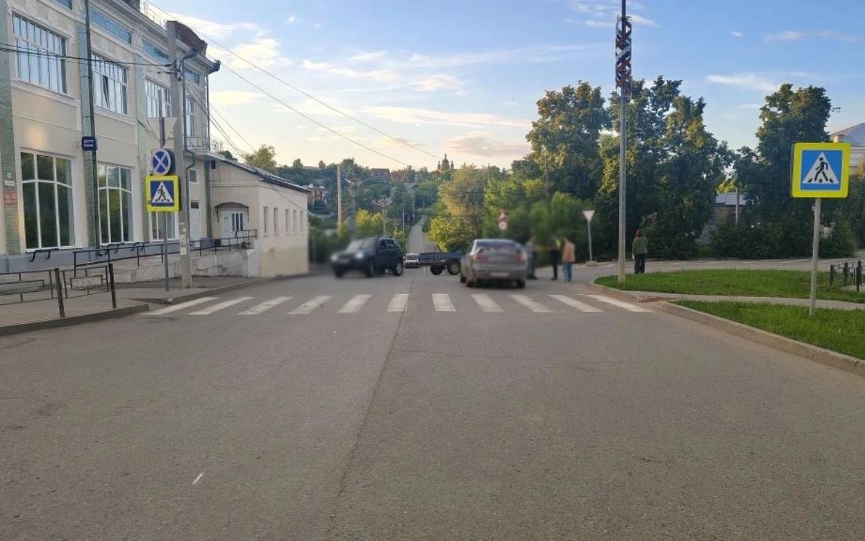 10-летнюю девочку сбили на «зебре» в центре Сарапула