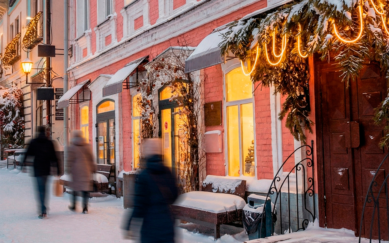 Ижевский вайб: огни, елки и волшебство на улицах зимнего Ижевска