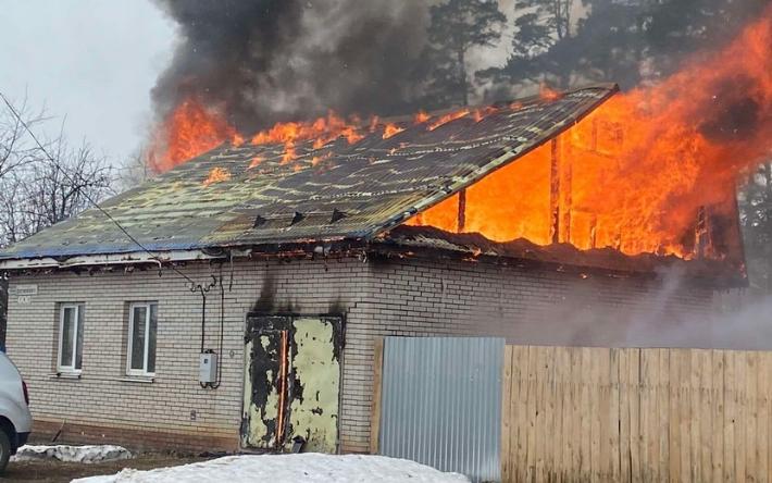 Два частных дома загорелись в Сарапуле